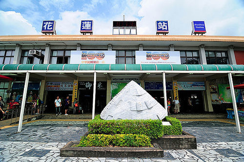 Station Backpackers Hostel Kota Hualien Bagian luar foto